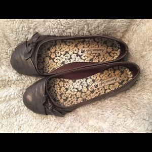 American Eagle flats